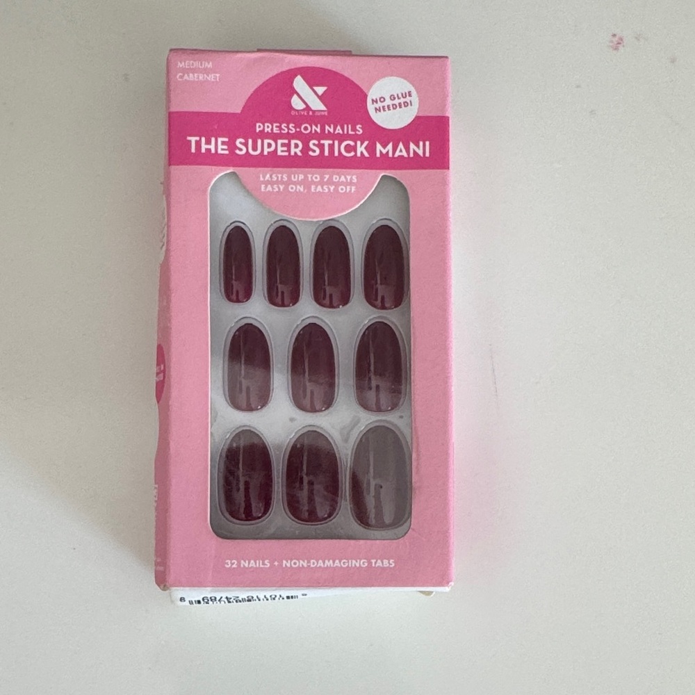 Press-On Nails in Cabernet